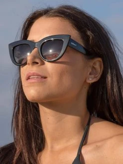 Dollboxx Chloe - Black Sunglasses -Dollboxx Import Shop Chloe Black Sunglasses Sunglasses dollboxx 4 e6bcff68 671e 4c0b 887f 25be37fae94a