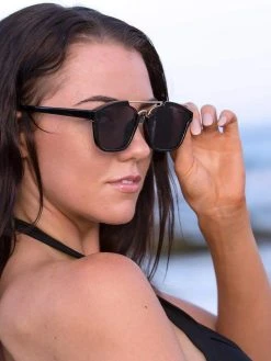 Dollboxx Elektra - Black Sunglasses -Dollboxx Import Shop Elektra Black Sunglasses Sunglasses dollboxx 3 399baae5 1c9f 4776 a8db db36df081d77