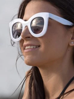 Dollboxx Lucy - White Sunglasses -Dollboxx Import Shop Lucy White Sunglasses Sunglasses dollboxx 12 f32bce8e 26cf 44fb 911a 7dfdd6084943