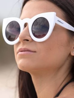 Dollboxx Tammy - White Sunglasses -Dollboxx Import Shop Tammy White Sunglasses Sunglasses dollboxx 10 e0fce084 c577 4069 95e7 8f3614867aa5