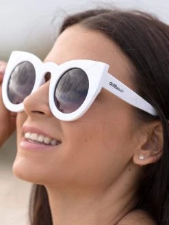 Dollboxx Tammy - White Sunglasses -Dollboxx Import Shop Tammy White Sunglasses Sunglasses dollboxx 4 ca8444d3 c5b3 47d4 9d9c b49db1c7b256